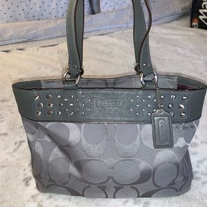 Medium size handbag